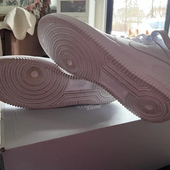 NIKE AIR FORCE 1 MID '07
WHITE MENS SIZE 13. LIKE NEW - Picture 6 of 7